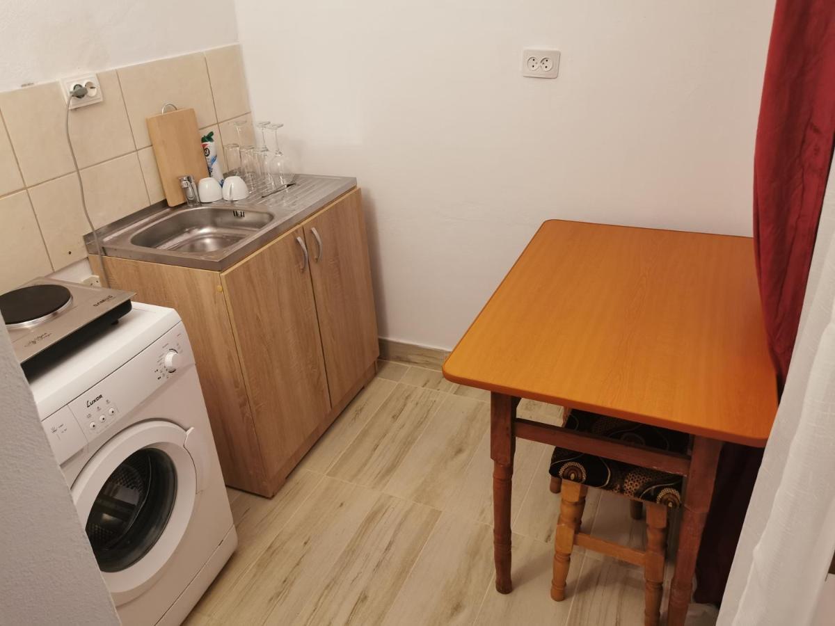Ferienwohnung Casa Davison Târgu Jiu Exterior foto